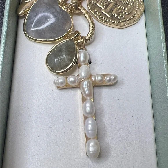 Atterri | Freshwater Pearl Semi Precious Stone Faith Prayer🙏🏽Inspired Bag Charm - Picture 9 of 9